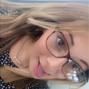 Meet your Posher, Jillian